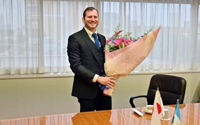 Embajador de Nicaragua en el Japón visita el Centro Cultural Min-On