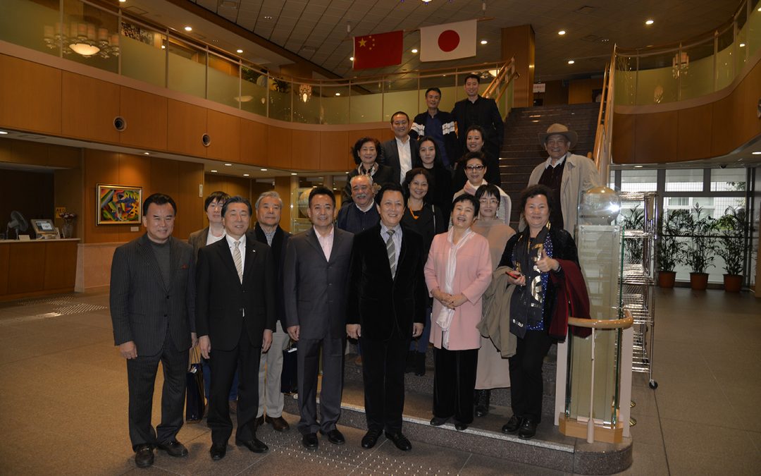 Visite à la Maison de la Culture Min-On d’une Délégation composée de Prestigieux Artistes et Chanteurs chinois