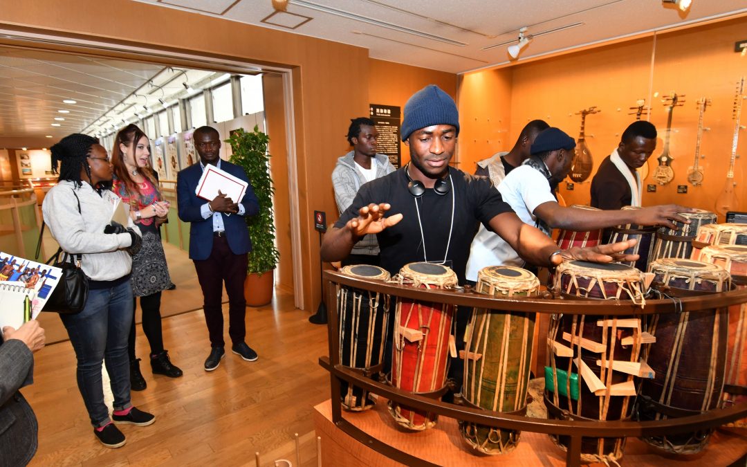 Visite de la troupe ivoirienne,  « KASSOU-TRI »