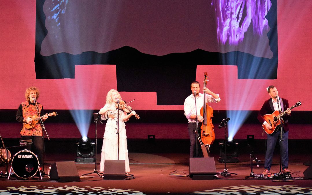 LE GROUPE ESTONIEN « CURLY STRINGS » ACHÈVE SA TOURNÉE EN PRÉSENTIEL AU JAPON   