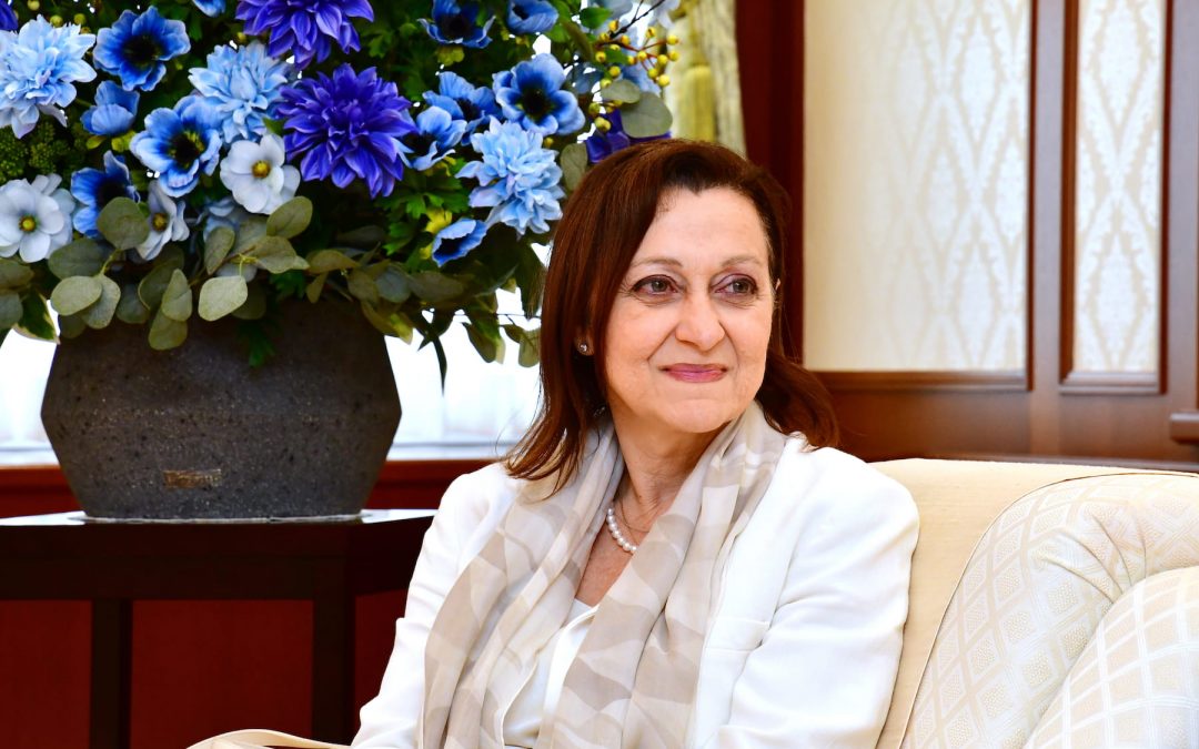 L’ambassadeur de Grèce au Japon visite le centre culturel Min-On