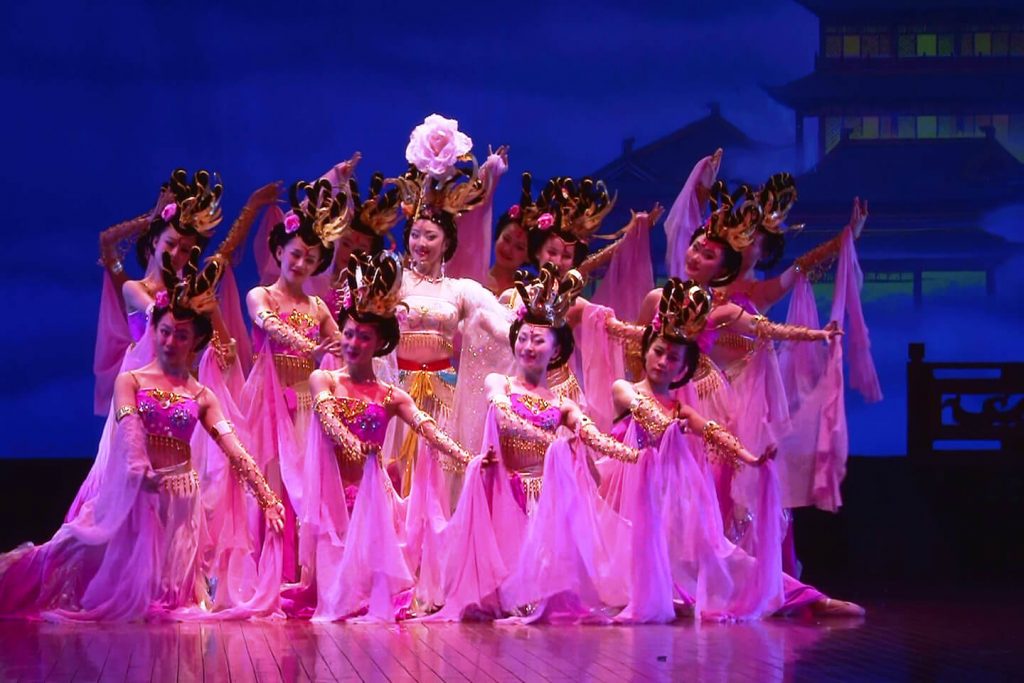 Scene from Moon Over the Capital by the Shaanxi Song and Dance Troupe