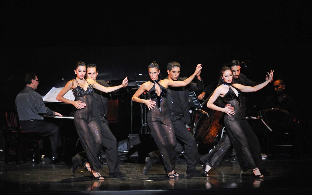 Tango dancers