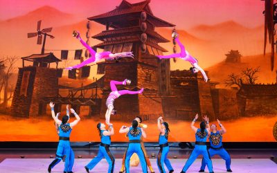 The China National Acrobatic Troupe Mesmerizes Audiences throughout Japan