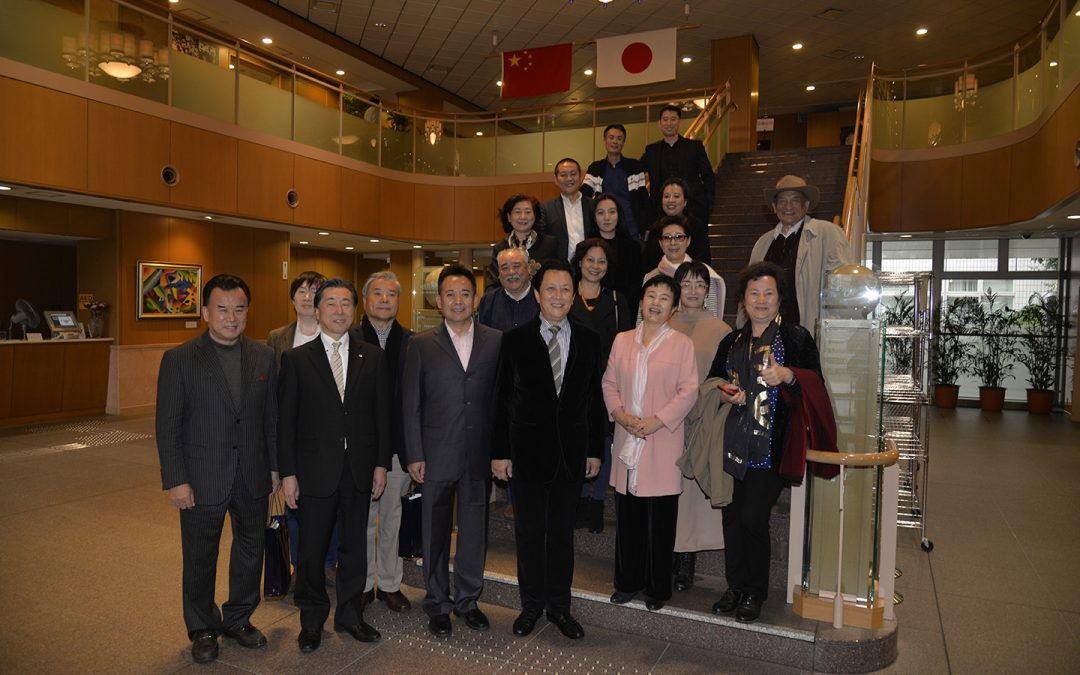 Treasured Chinese Actors and Singers Visit Min-On Culture Center in Japan