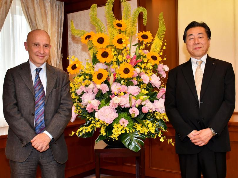 Ambassador of Italian Republic to Japan Visits the Min-On Culture Center
