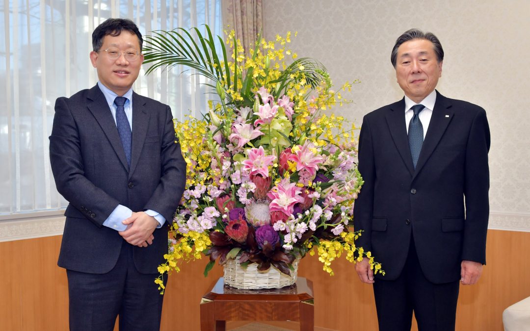 Korean Cultural Center in Japan Director visits Min-On’s office