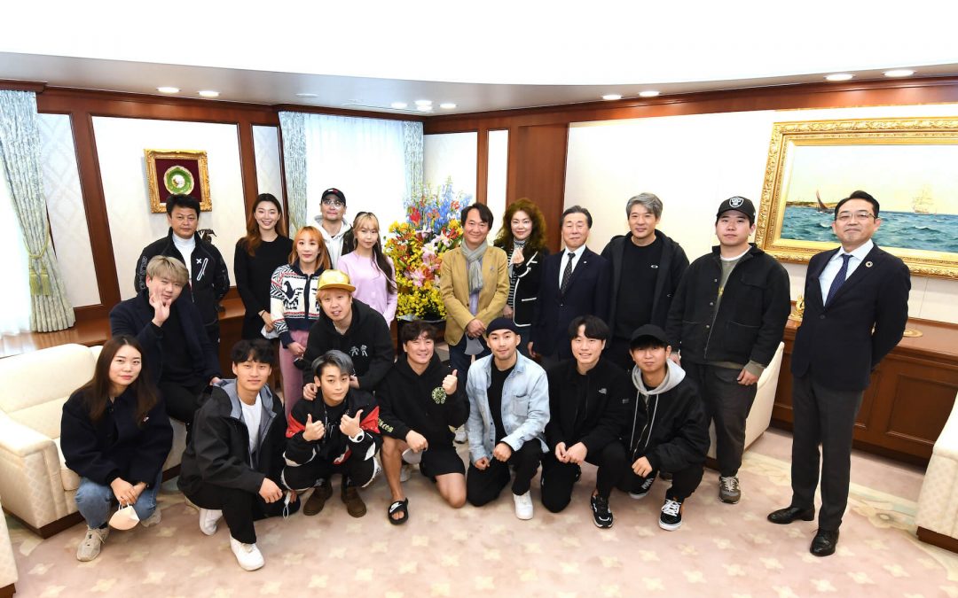 Korea’s super-group FLYING visits Min-On Culture Center