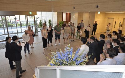 Sweden Harmony members arrive in Japan, call on Min-On