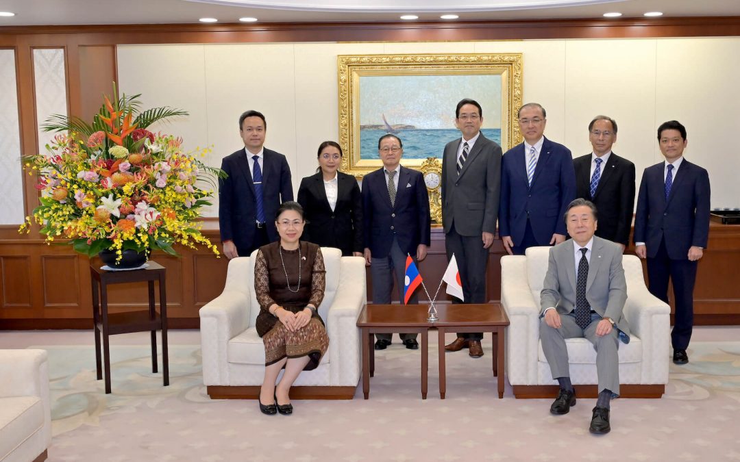 Laotian ambassador visits Min-On