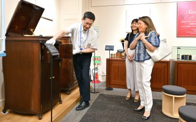 Philippine ambassador visits Min-On