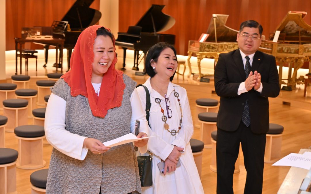 Director of Indonesia’s Wahid Foundation visits Min-On