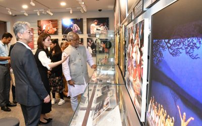 Leading Gandhian scholar visits Min-On