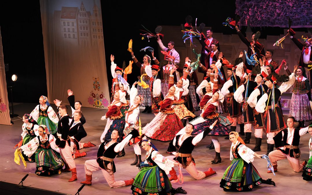 2019年10月至11月，波蘭國立民族合唱舞蹈團Śląsk在日本公演