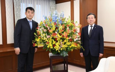 中國駐日本大使館代表團訪問民音文化中心